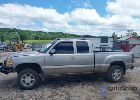 2003 GMC Sierra 1500 Denali z USA, uszkodzony, nr VIN 2GTFK69UX31300635